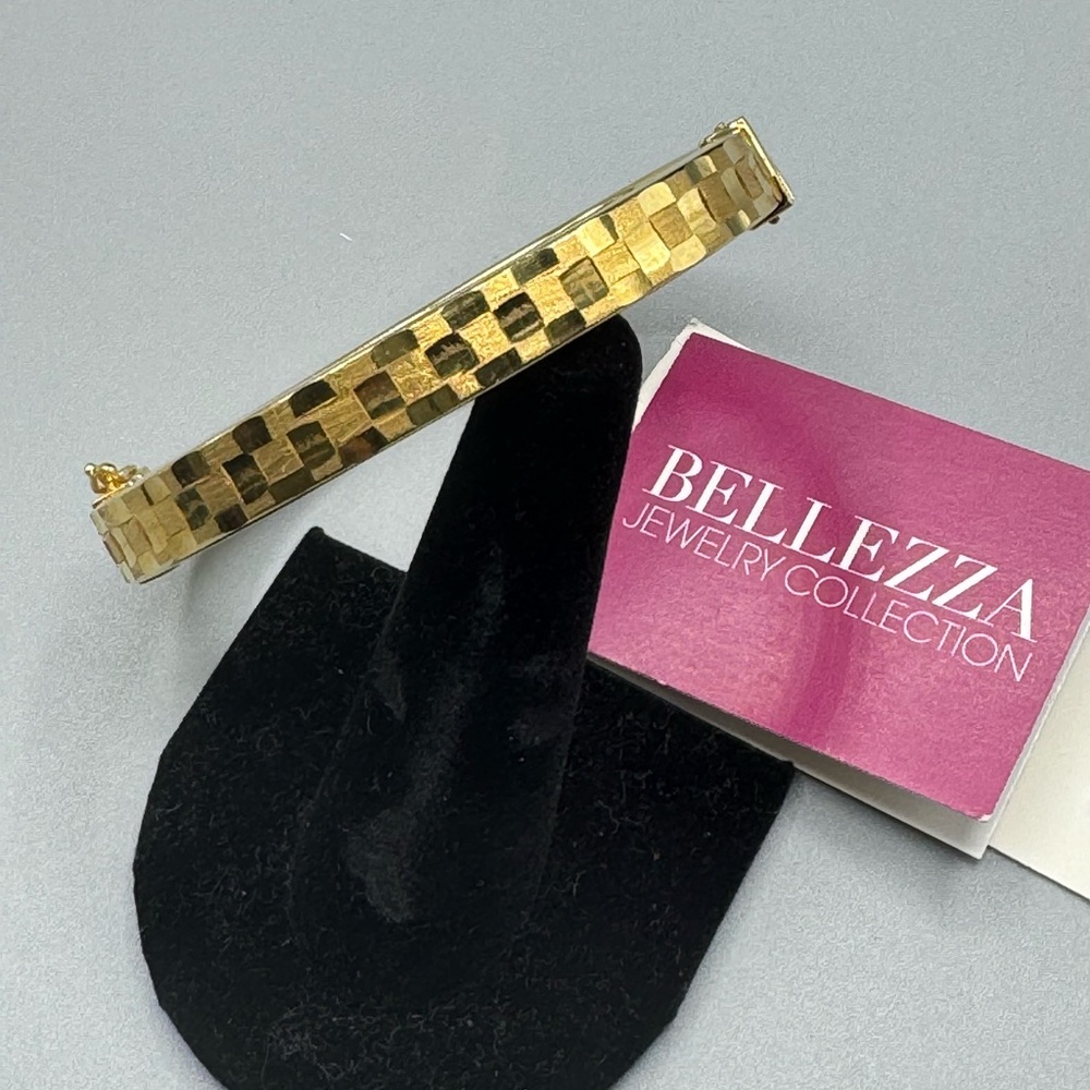 Bellezza hinged bracelet